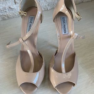 Steve Madden nude patent leather heels